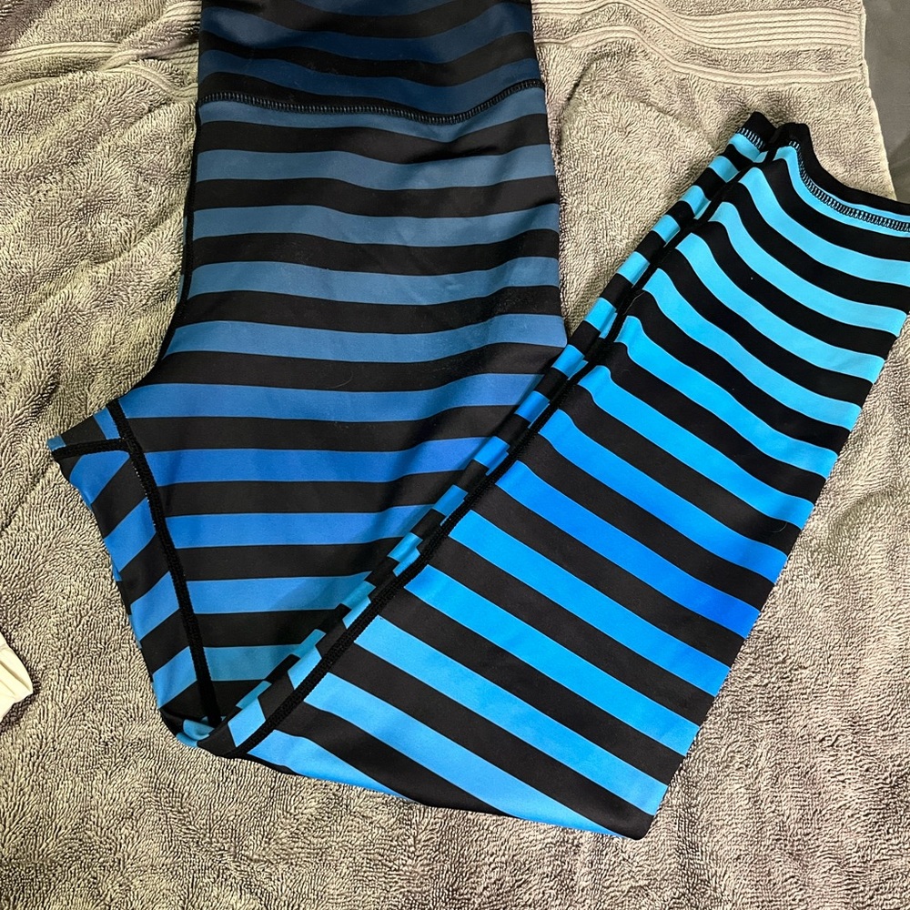 Zyia like new leggings